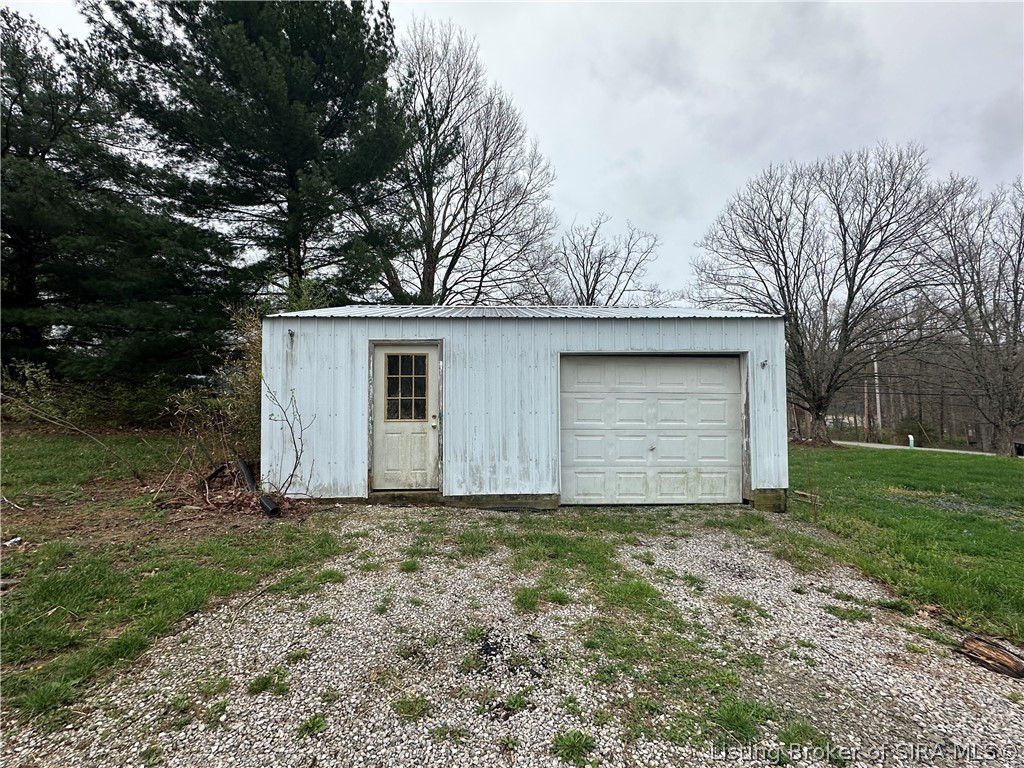 7658 Pekin Road Greenville, IN 47124 - Photo 3 of 3