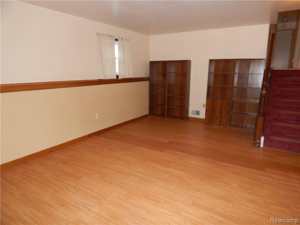 9229 West Allen Road Fowlerville, MI 48836 - Photo 19 of 29 Family Room