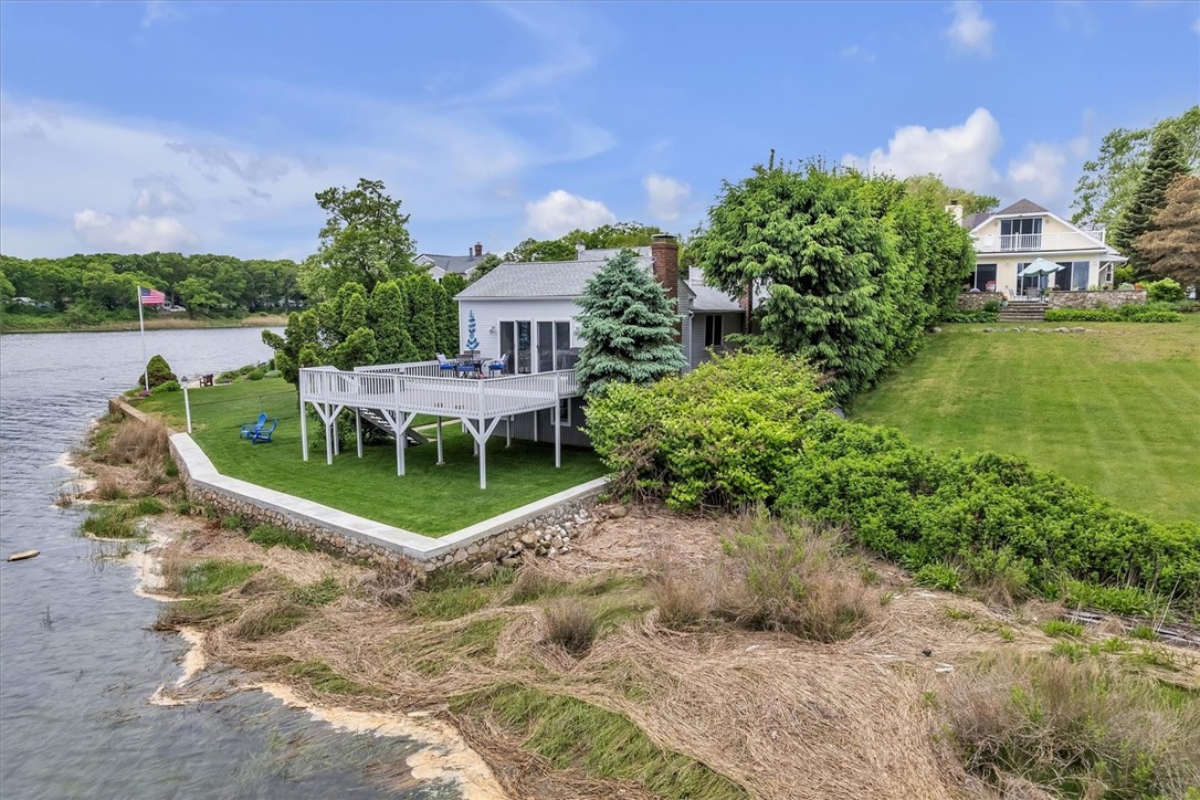 376 Parkside Drive Warwick, RI 02888 - Photo 5 of 41