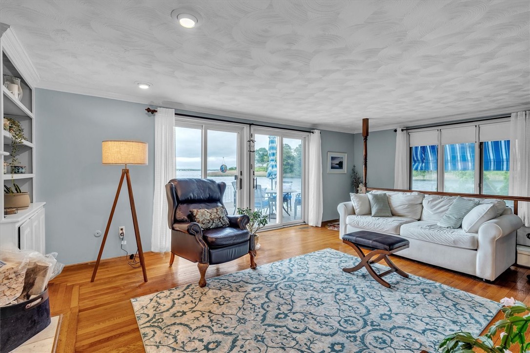 376 Parkside Drive Warwick, RI 02888 - Photo 9 of 41