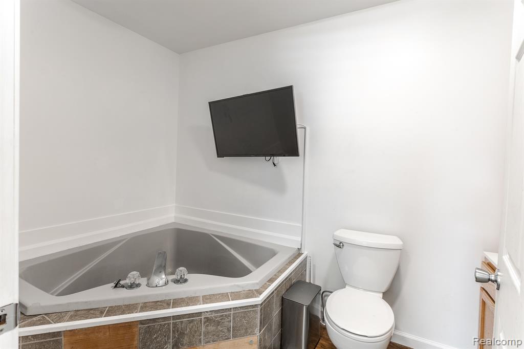 1265 West Wieland Road Lansing, MI 48906 - Photo 18 of 32