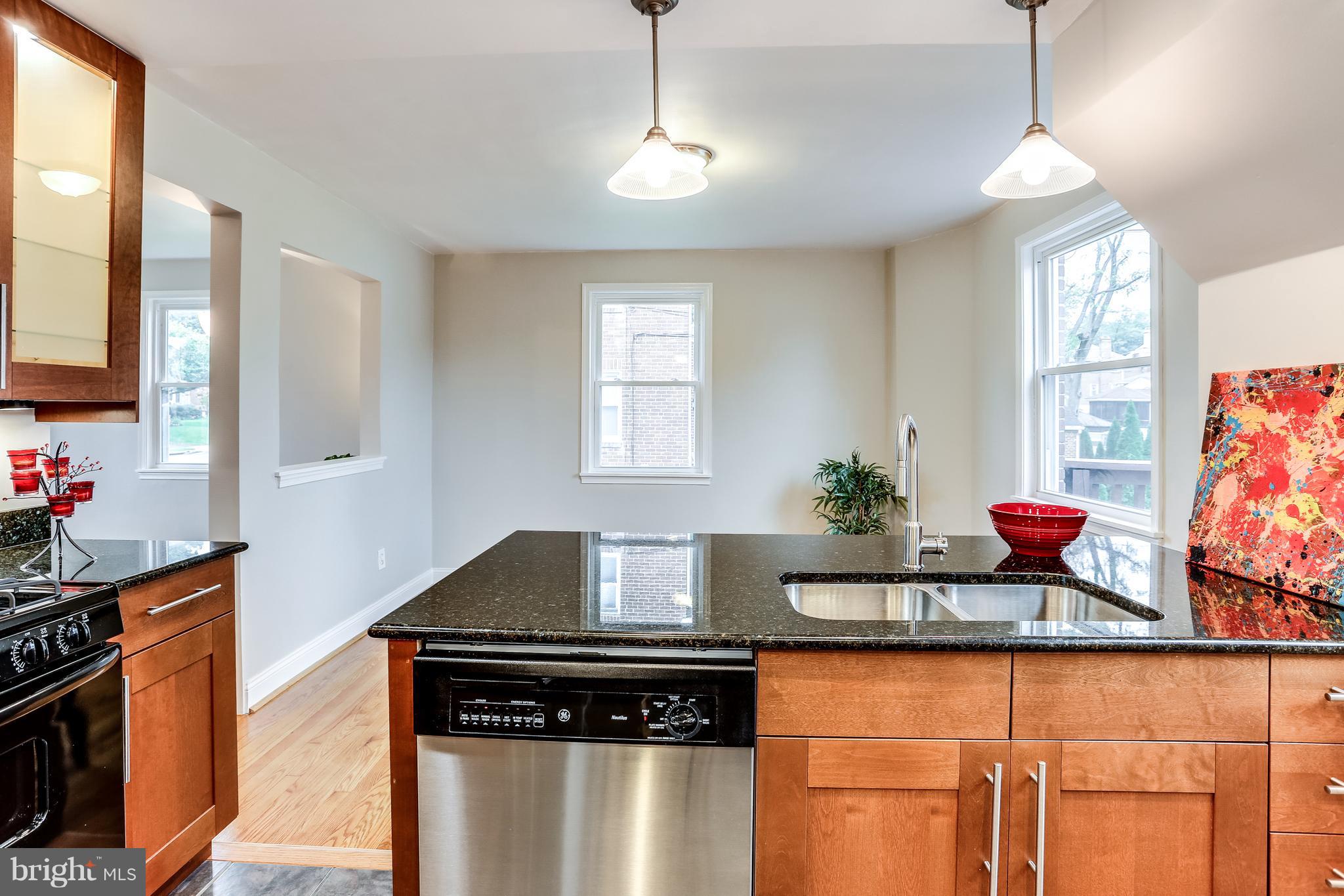 717 Devonshire Road Baltimore, MD 21229 - Photo 13 of 30 Kitchen