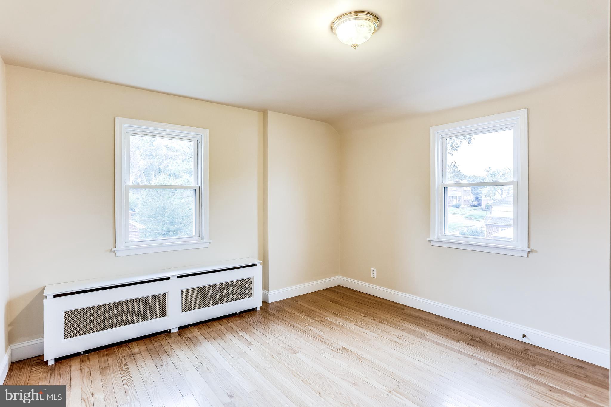 717 Devonshire Road Baltimore, MD 21229 - Photo 19 of 30 Spacious bedroom