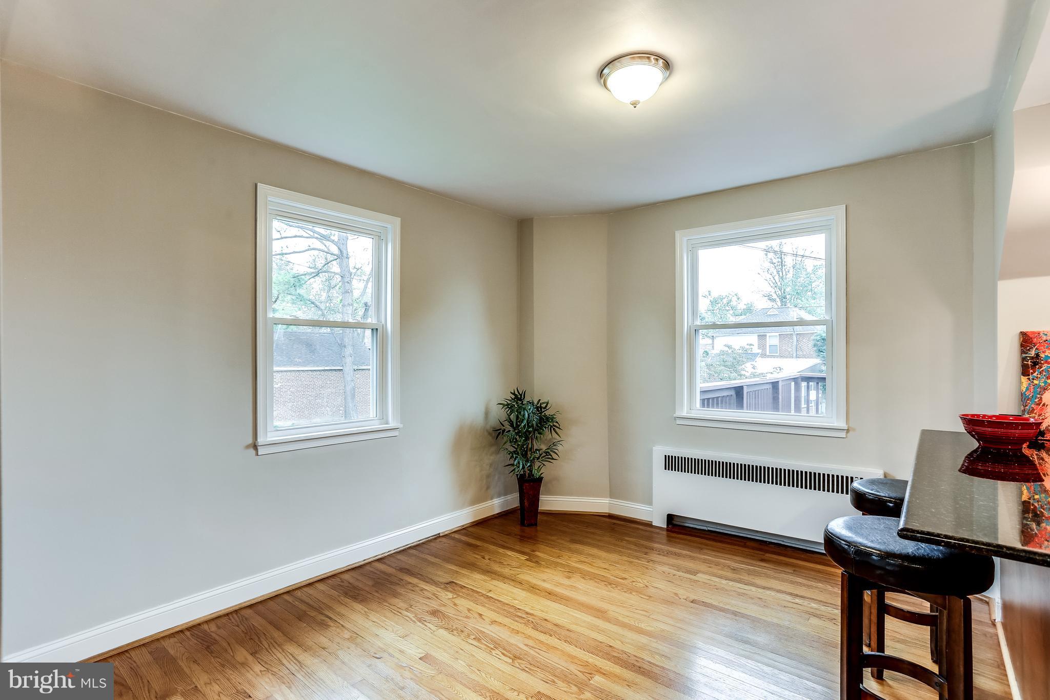 717 Devonshire Road Baltimore, MD 21229 - Photo 7 of 30 Dining area