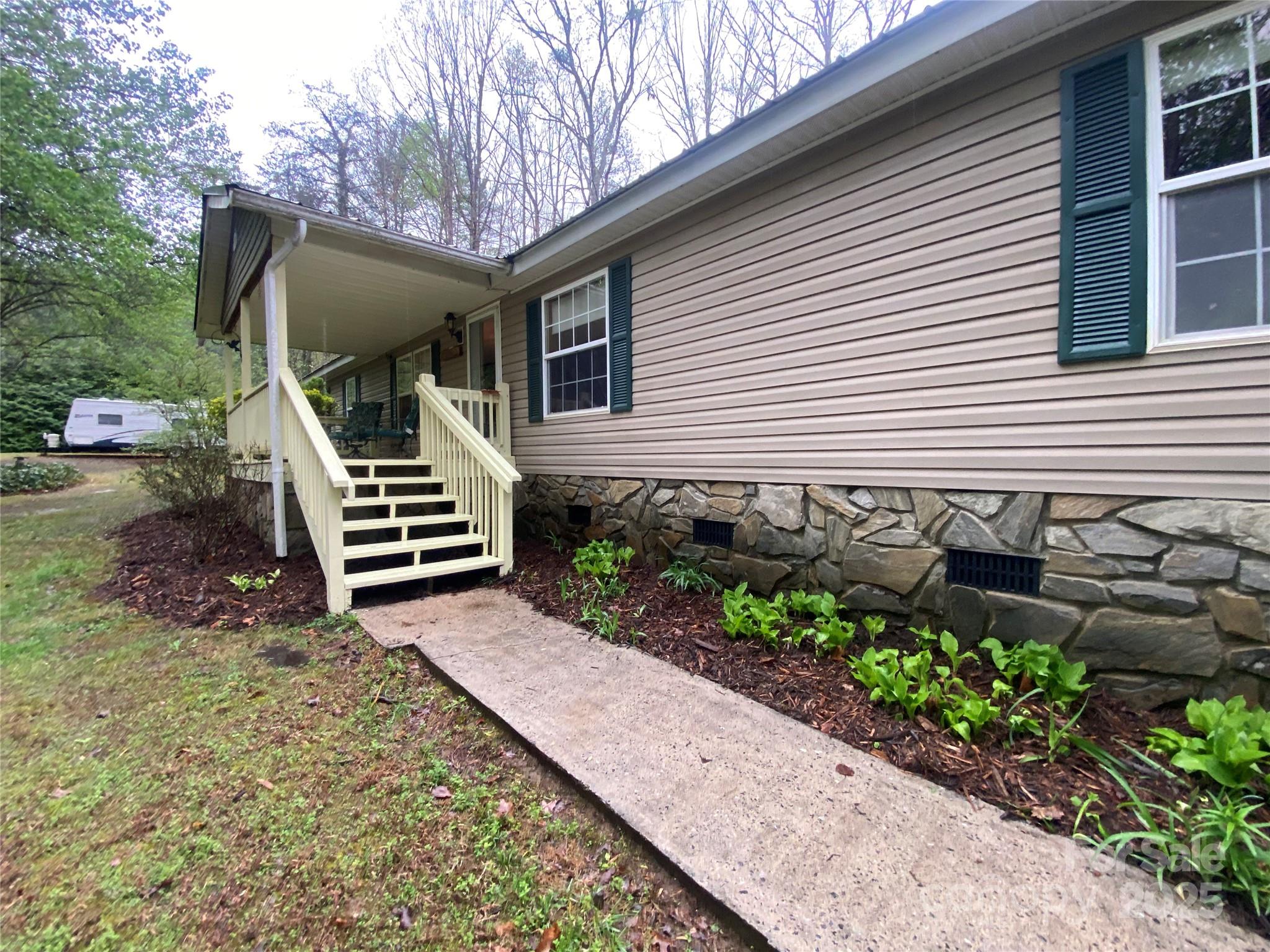 3213 Piedmont Road Morganton, NC 28655 - Photo 3 of 48