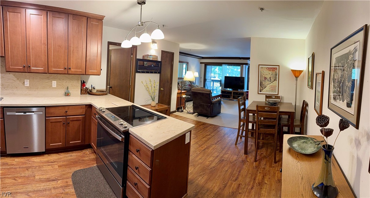 333 Ski Way, Unit 272 Incline Village, NV 89451 - Photo 8 of 37 View at end of hall