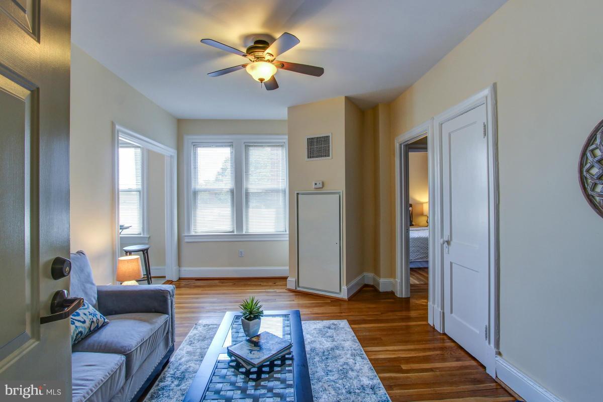 3446 Connecticut Avenue Northwest, Unit 505 Washington, DC 20008 - Photo 4 of 24 Living Room