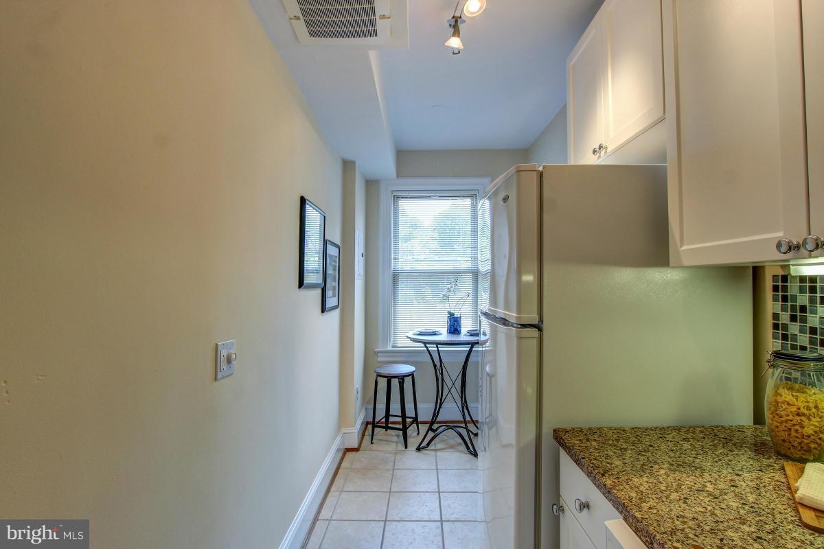 3446 Connecticut Avenue Northwest, Unit 505 Washington, DC 20008 - Photo 8 of 24 Kitchen