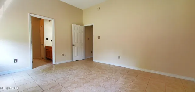 $1,600 | 201 April Lane, Ocean Springs, MS 39564