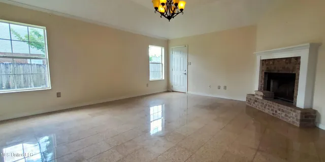 $1,600 | 201 April Lane, Ocean Springs, MS 39564