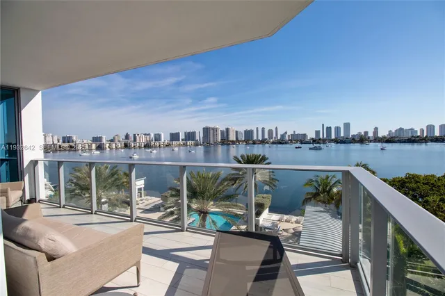 $1,990,000 | 17111 Biscayne Boulevard, Unit 410, North Miami Beach, FL 33160