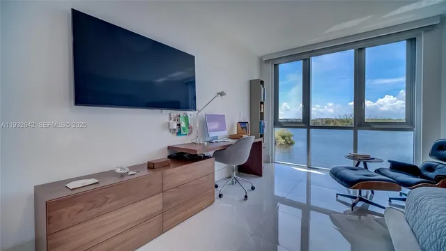 $1,990,000 | 17111 Biscayne Boulevard, Unit 410, North Miami Beach, FL 33160