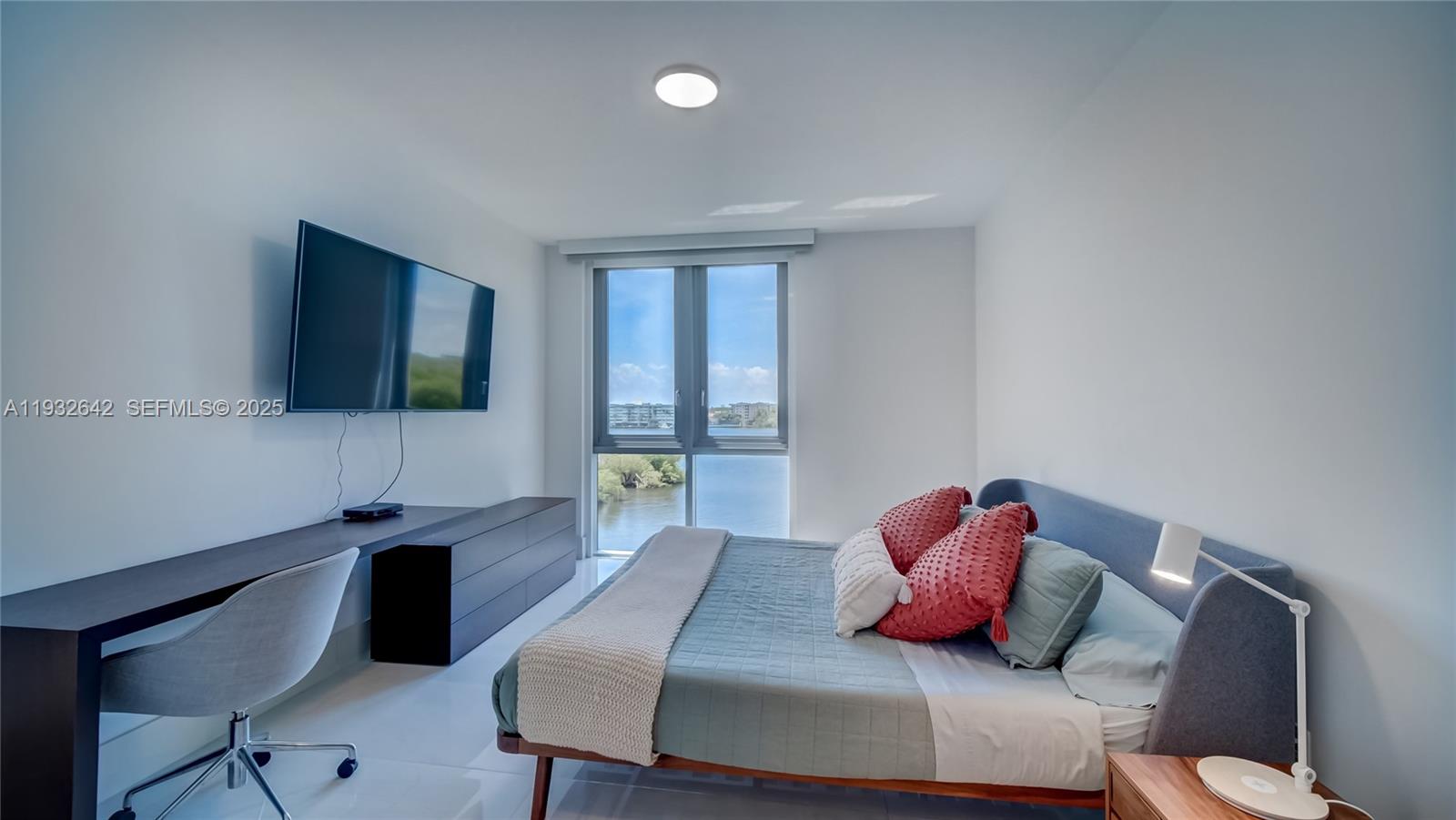 17111 Biscayne Boulevard, Unit 410 North Miami Beach, FL 33160 - Photo 12 of 37