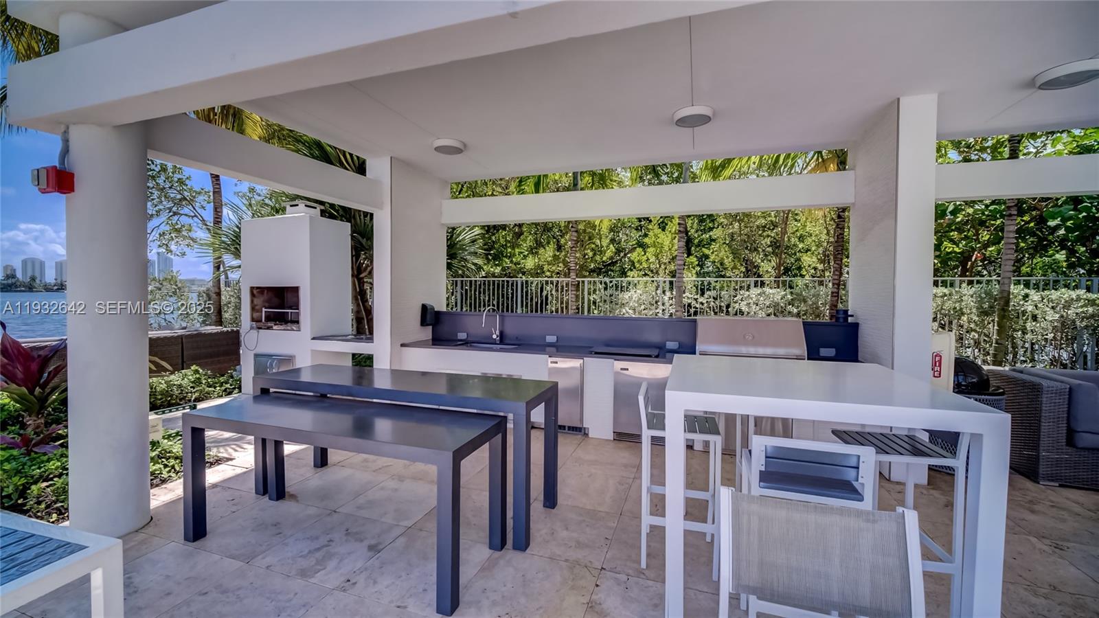 17111 Biscayne Boulevard, Unit 410 North Miami Beach, FL 33160 - Photo 21 of 37