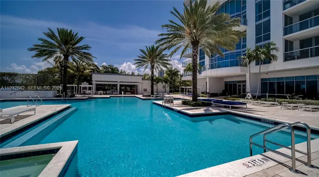 $1,990,000 | 17111 Biscayne Boulevard, Unit 410, North Miami Beach, FL 33160