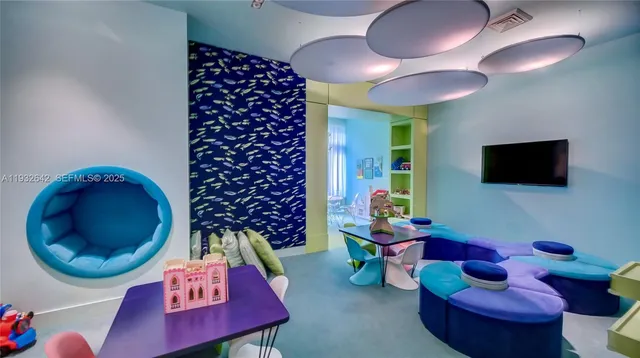 $1,990,000 | 17111 Biscayne Boulevard, Unit 410, North Miami Beach, FL 33160