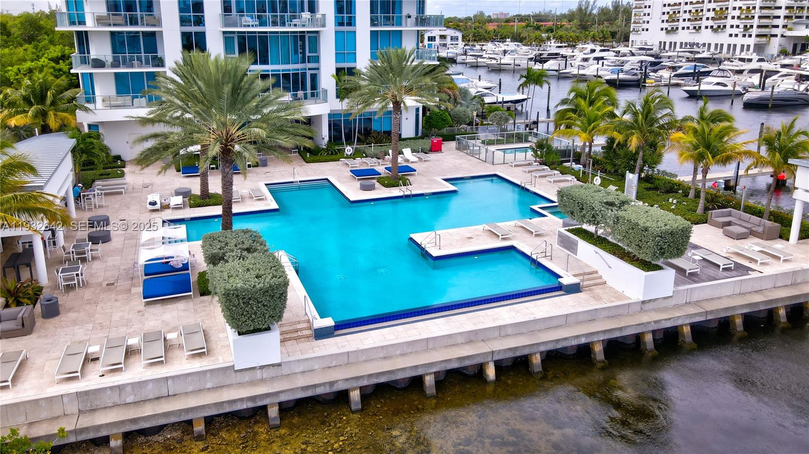 17111 Biscayne Boulevard, Unit 410 North Miami Beach, FL 33160 - Photo 35 of 37