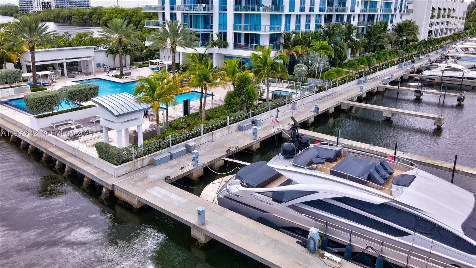 17111 Biscayne Boulevard, Unit 410 North Miami Beach, FL 33160 - Photo 36 of 37