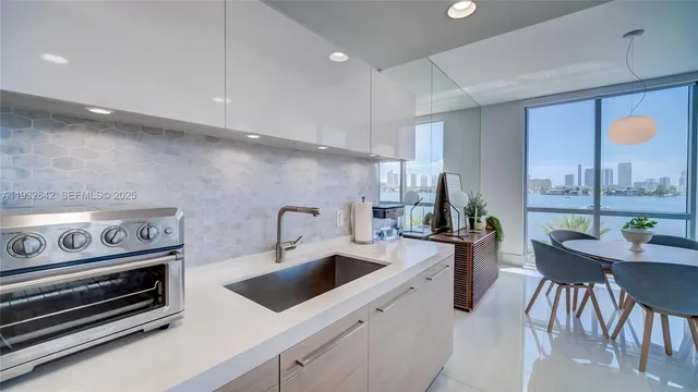$1,990,000 | 17111 Biscayne Boulevard, Unit 410, North Miami Beach, FL 33160