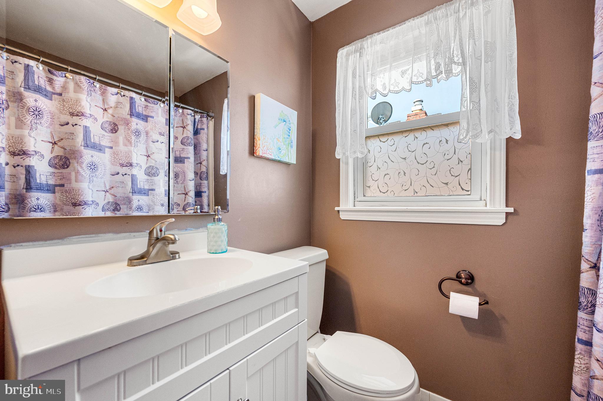 613 Michell Street Ridley Park, PA 19078 - Photo 15 of 24 Full bathroom.