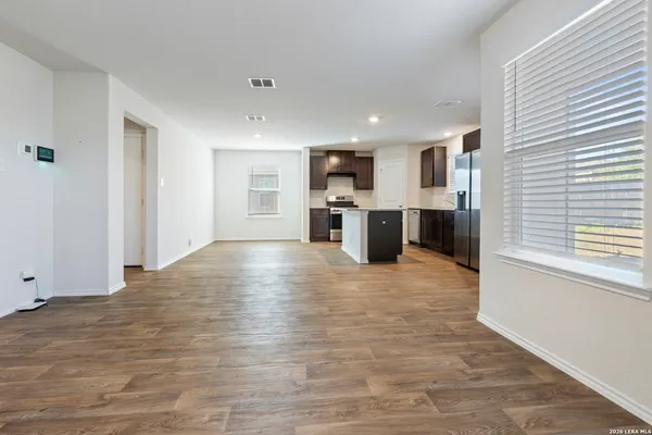 $1,695 | 831 Cozumel Emerald, San Antonio, TX 78253