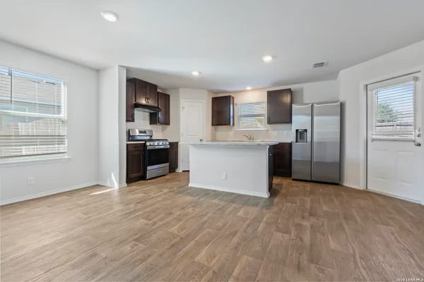 $1,695 | 831 Cozumel Emerald, San Antonio, TX 78253