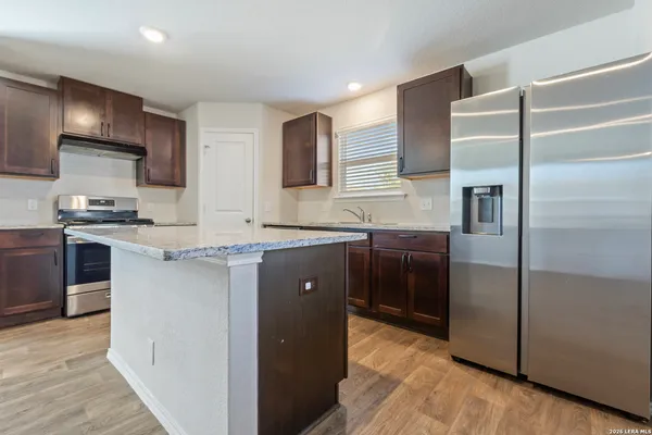 $1,695 | 831 Cozumel Emerald, San Antonio, TX 78253