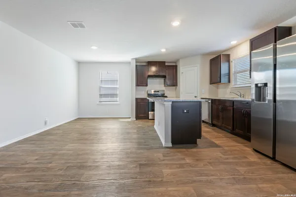 $1,695 | 831 Cozumel Emerald, San Antonio, TX 78253