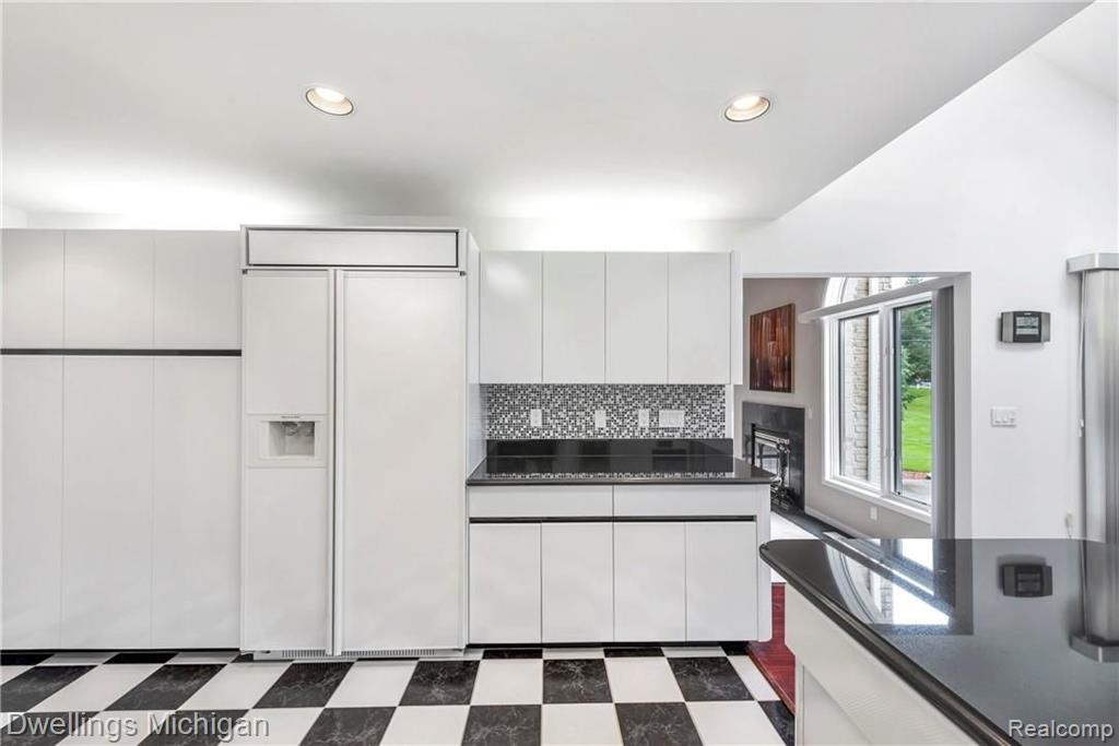 1037 South Adams Road Rochester Hills, MI 48309 - Photo 19 of 67