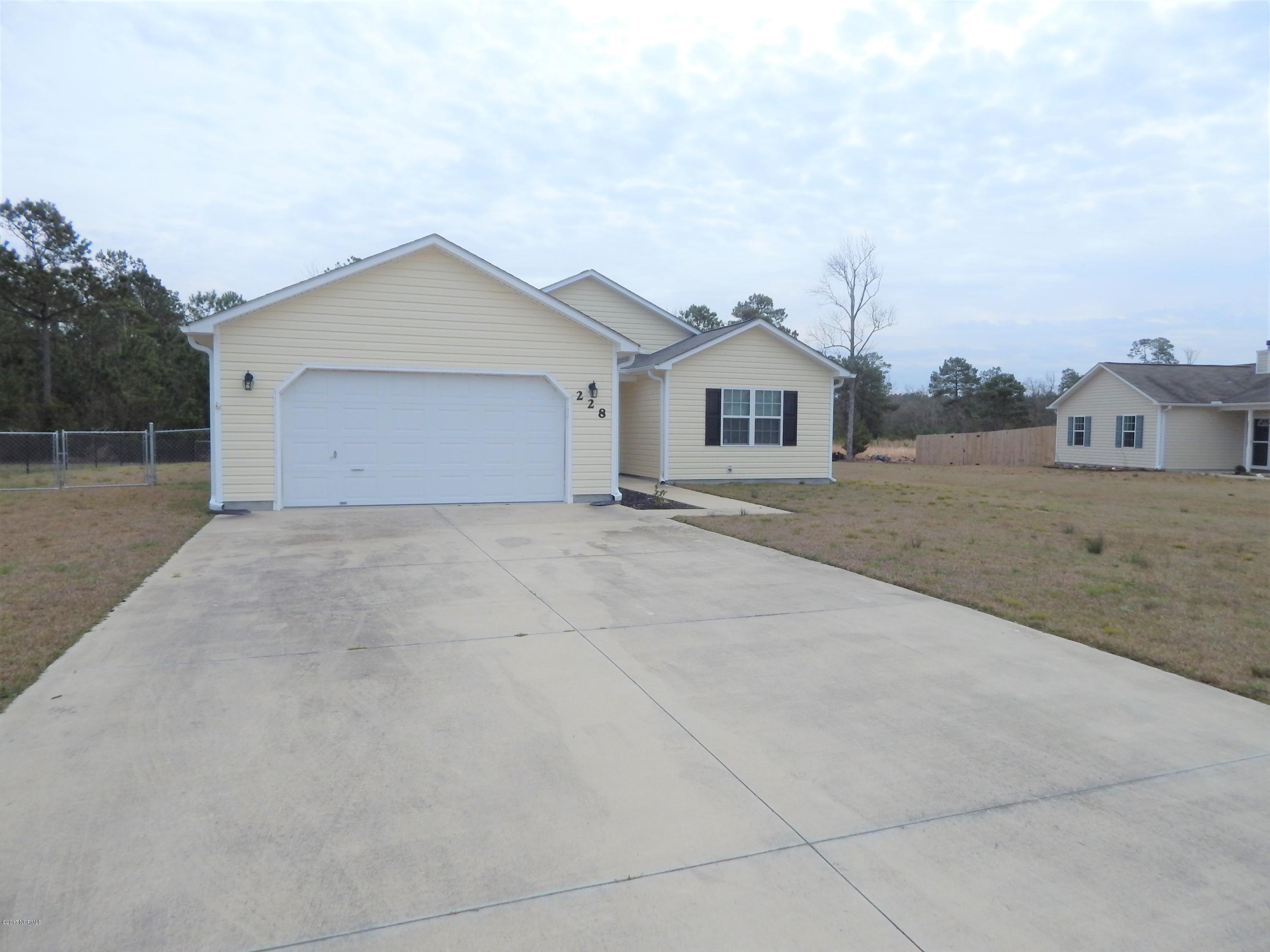 228 Loren Road Hubert, NC 28539 - Photo 2 of 26 DSCN7810