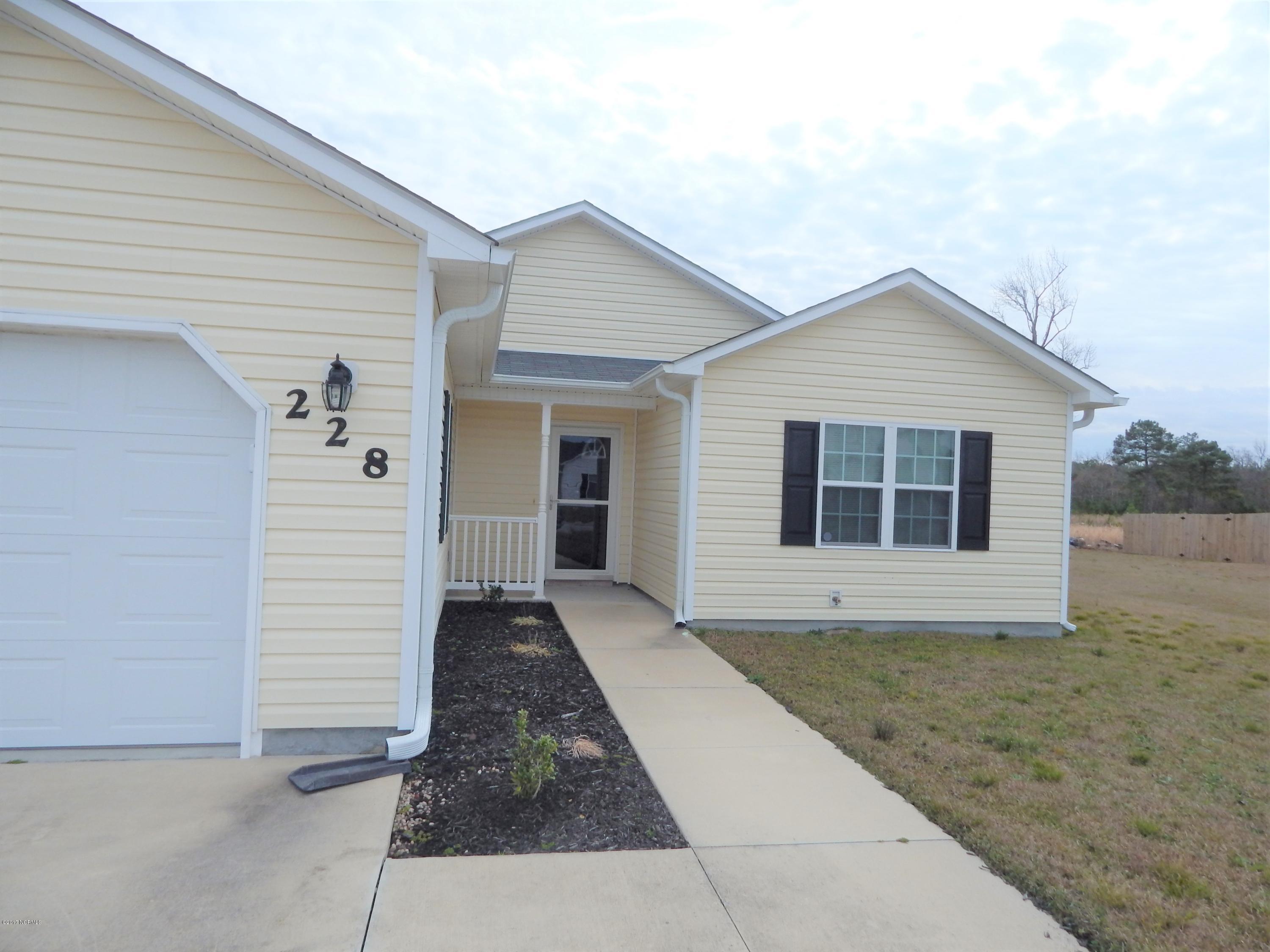 228 Loren Road Hubert, NC 28539 - Photo 3 of 26 DSCN7811