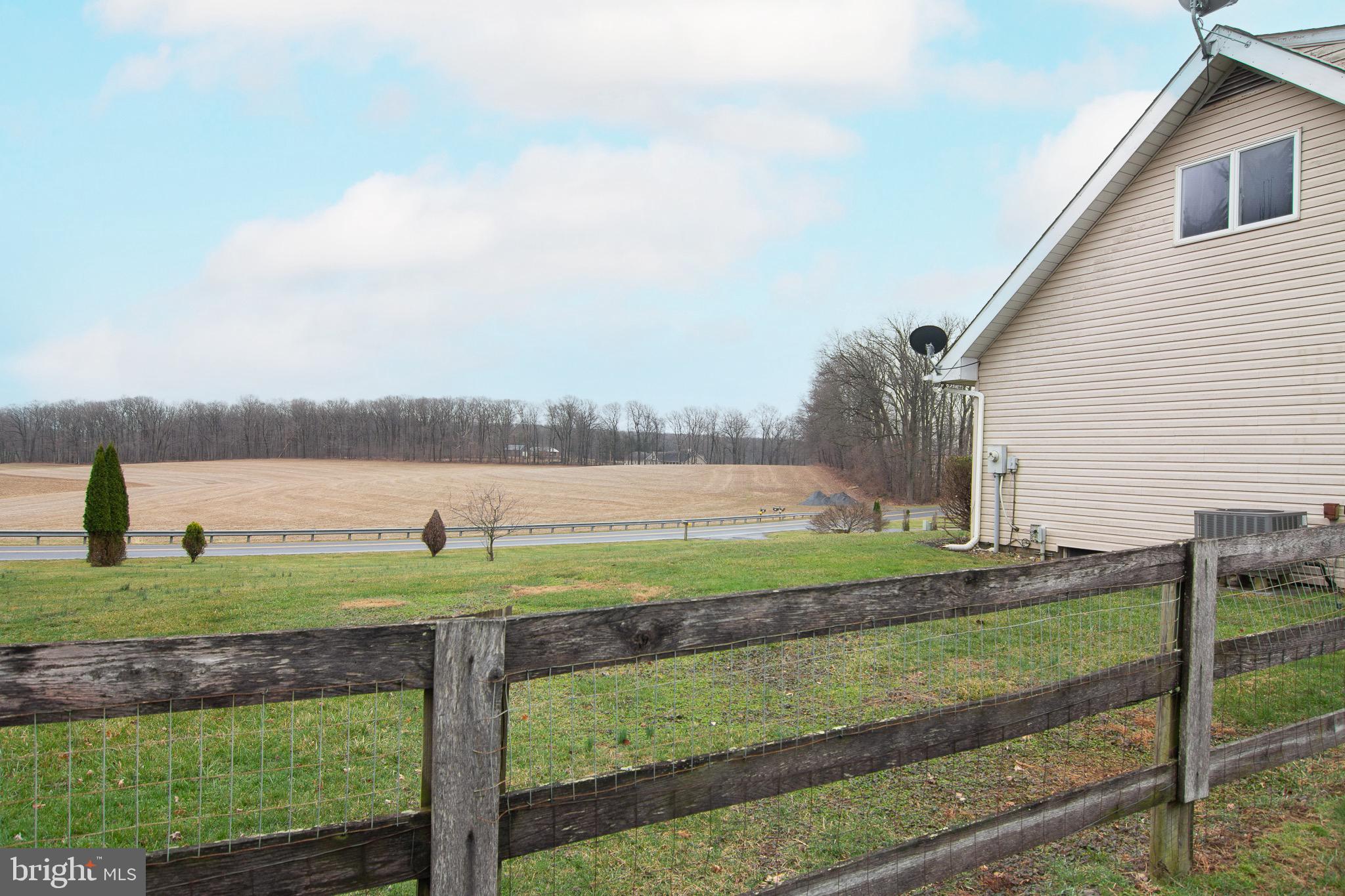 3808 Falls Road Manchester, MD 21102 - Photo 34 of 43 a view of a ocean from a yard