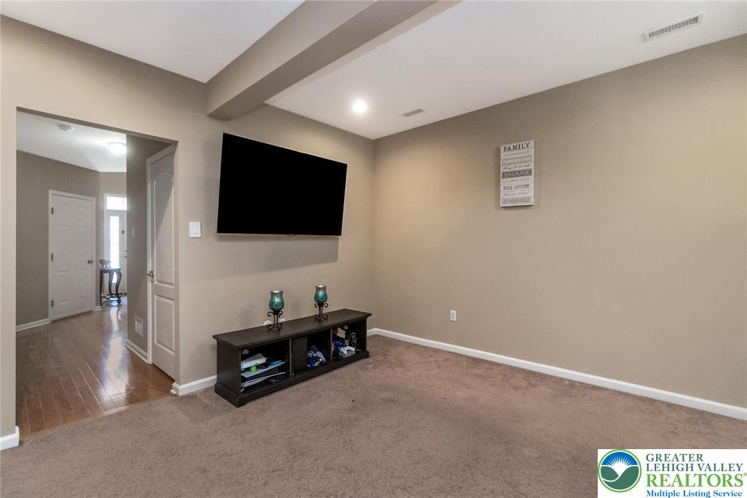 3566 Penfield Way Nazareth, PA 18064 - Photo 7 of 47