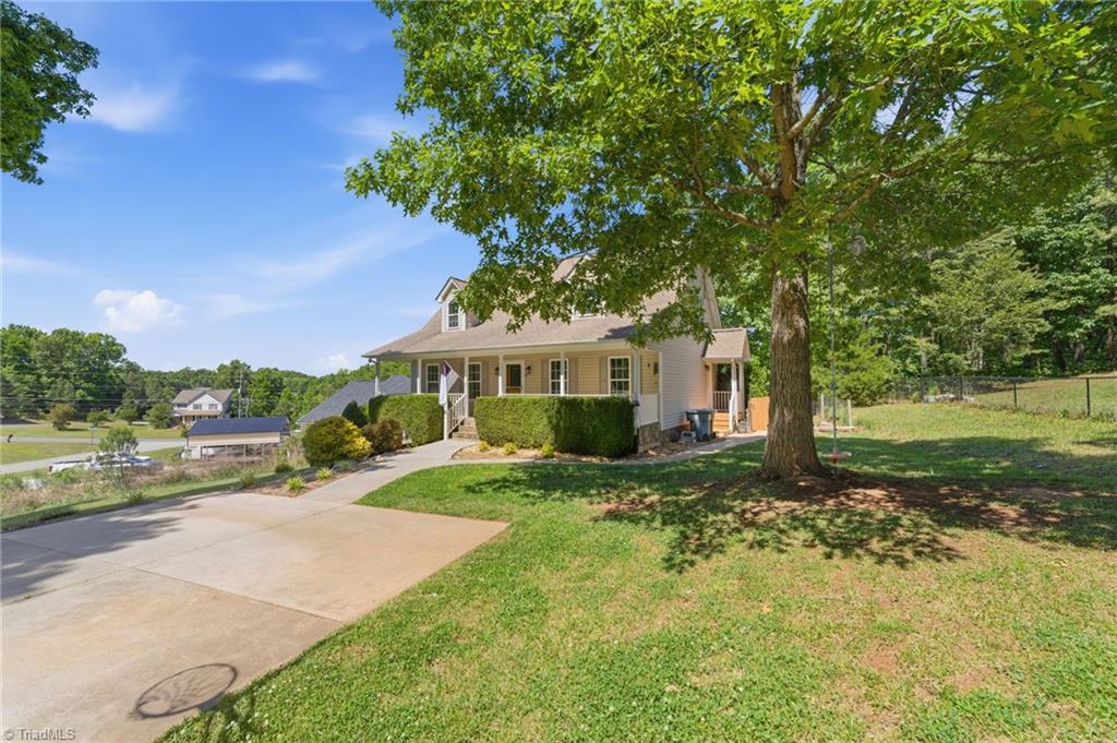 2586 Butterfly Trail Randleman, NC 27317 - Photo 3 of 50