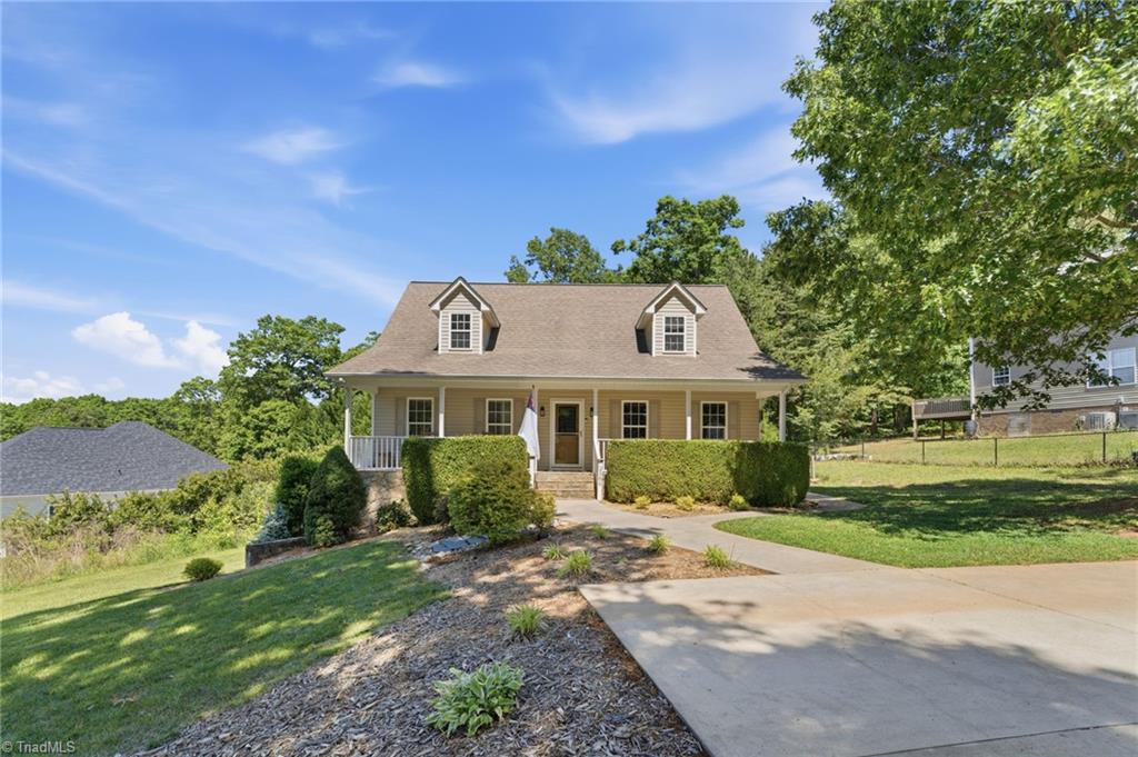 2586 Butterfly Trail Randleman, NC 27317 - Photo 4 of 50