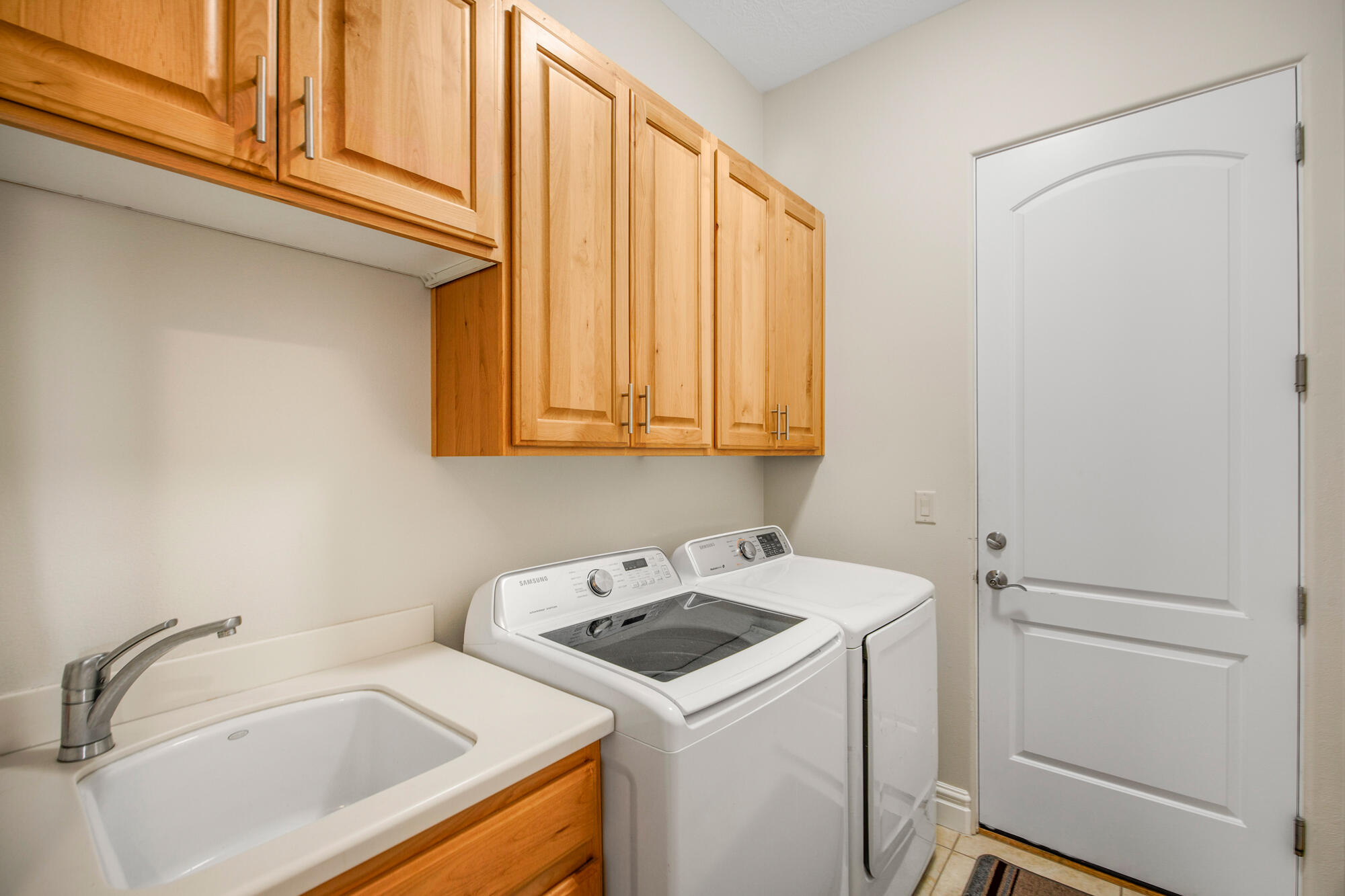2581 West Desert Springs Road St. George, UT 84770 - Photo 28 of 45 Laundry