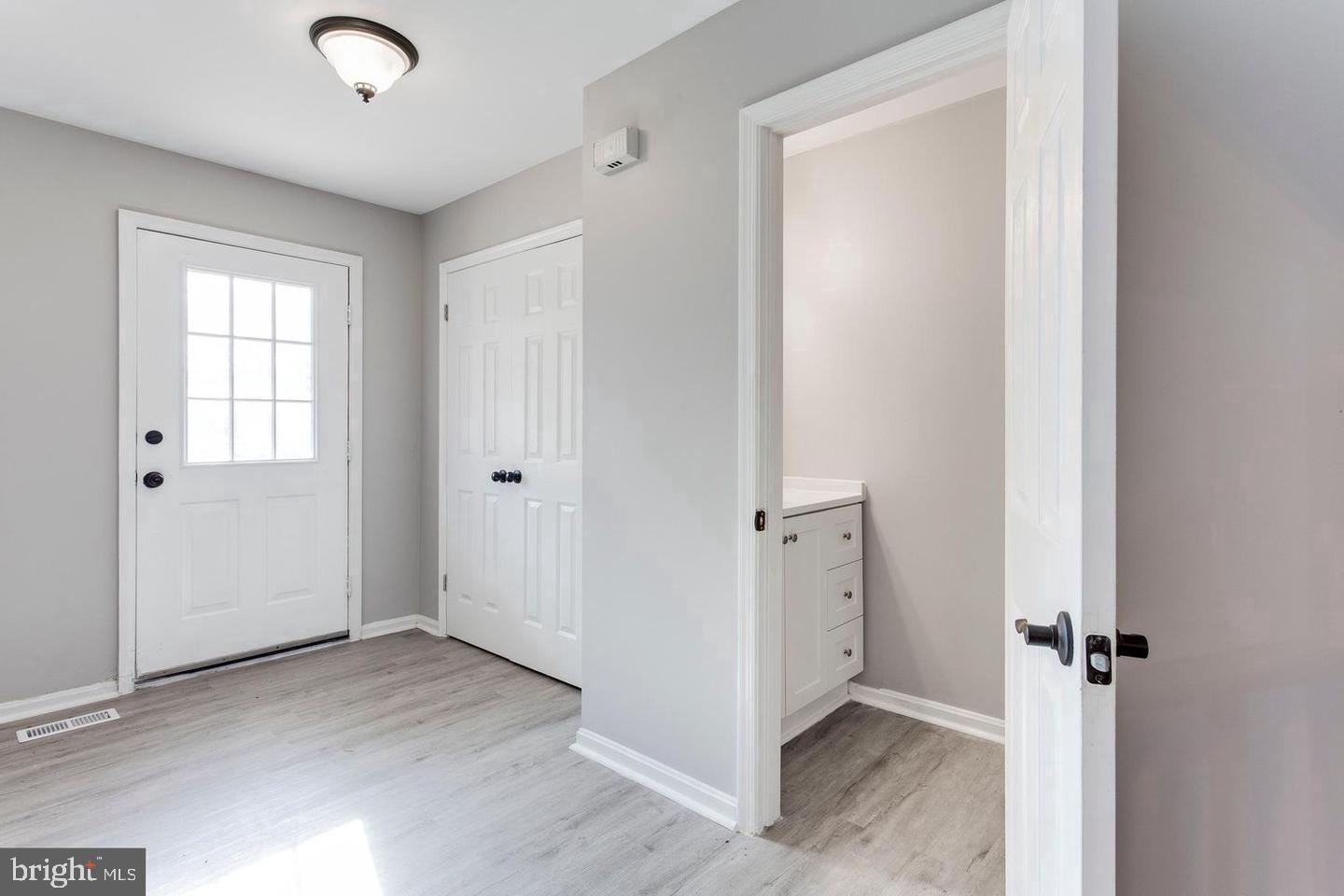 304 Crescendo Way Silver Spring, MD 20901 - Photo 3 of 28