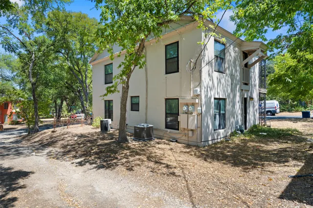 $1,800 | 1401 Kirkwood Road, Unit A, Austin, TX 78722