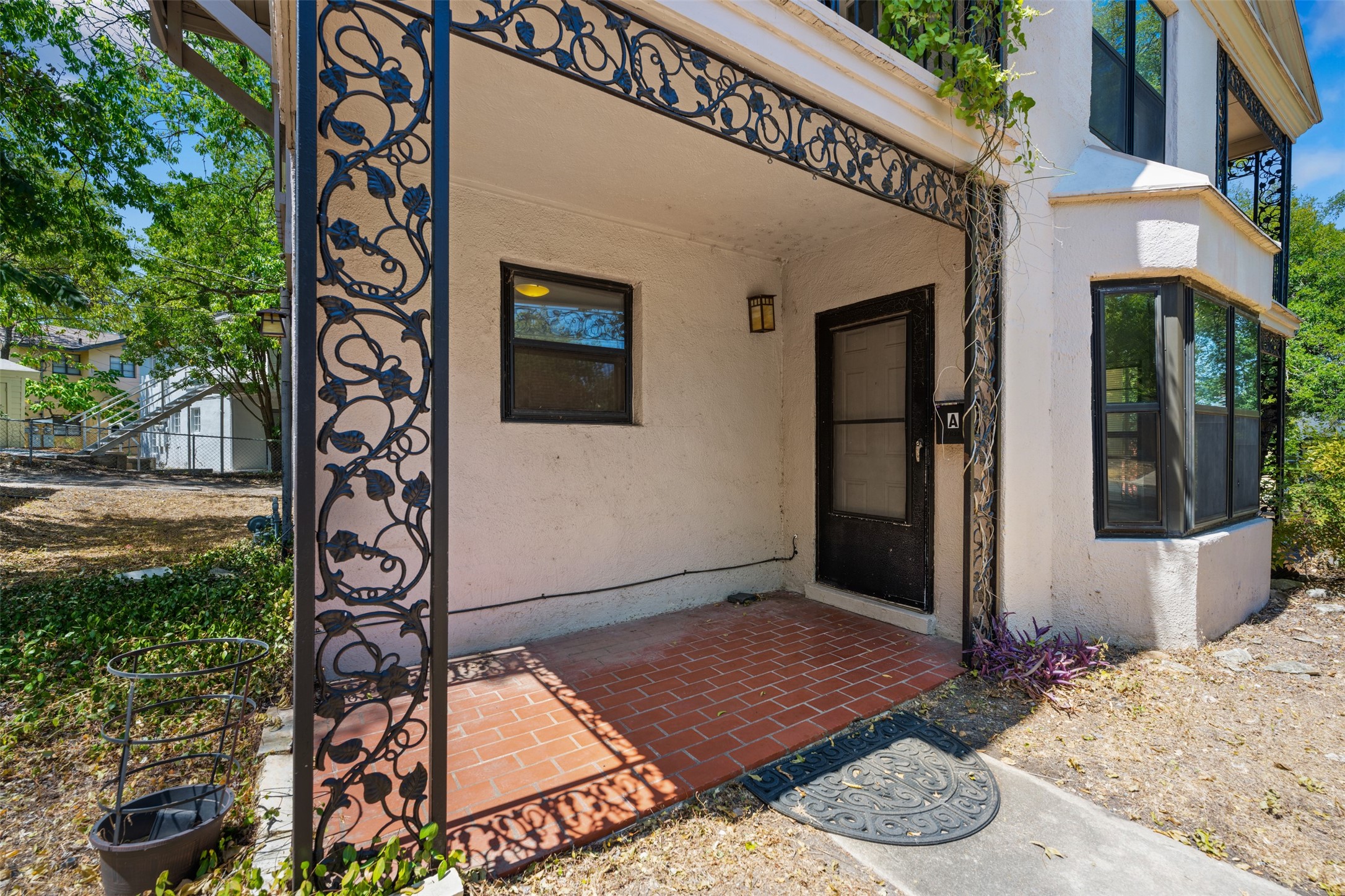 1401 Kirkwood Road, Unit A Austin, TX 78722 - Photo 4 of 24