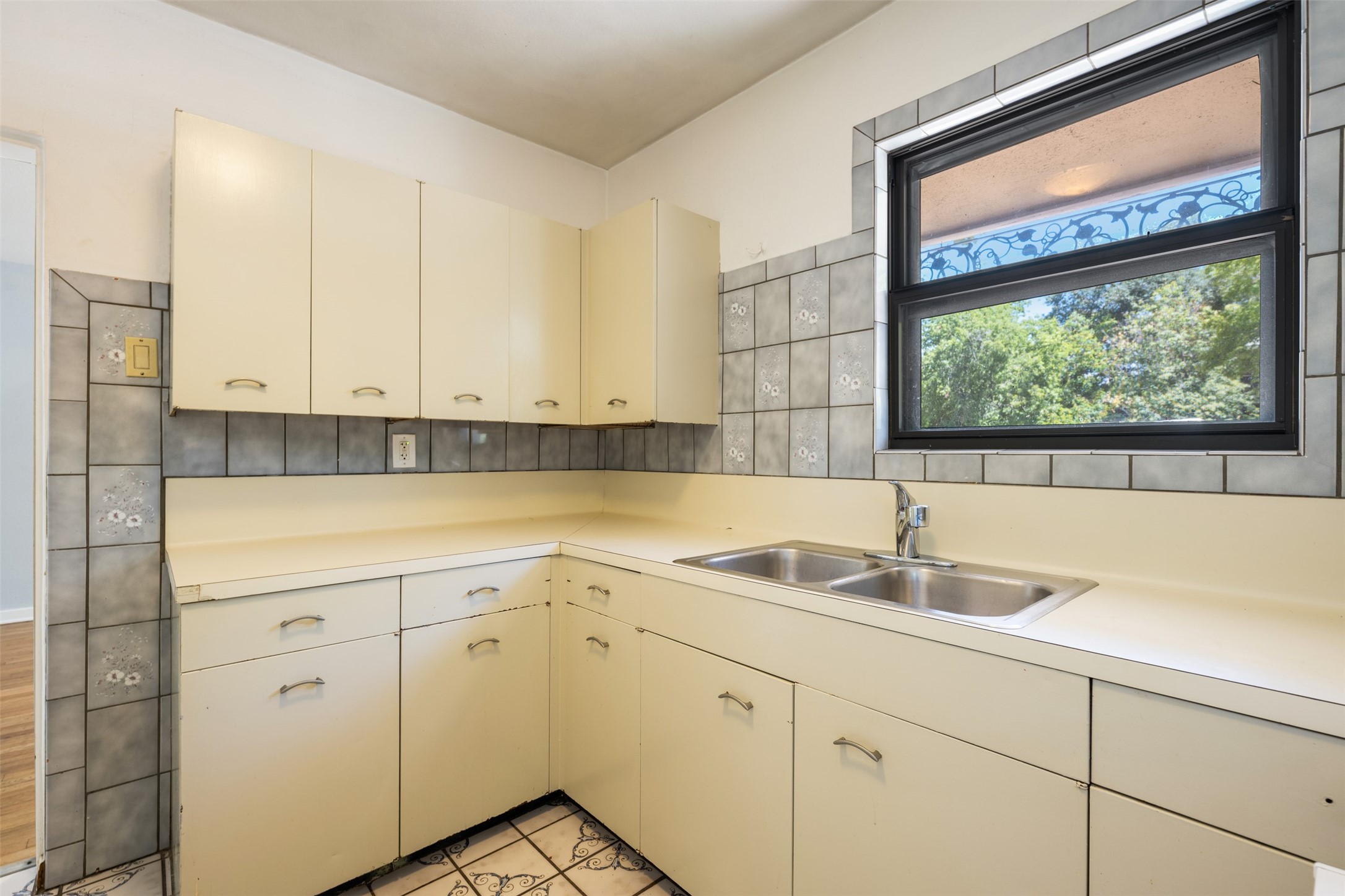 1401 Kirkwood Road, Unit A Austin, TX 78722 - Photo 10 of 24