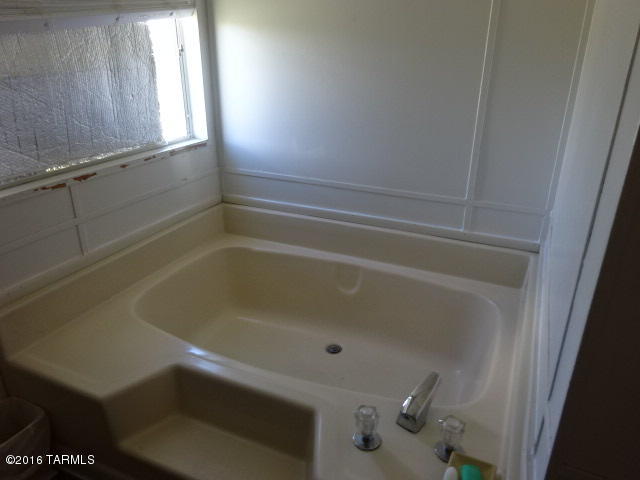3117 West Clark Road Benson, AZ 85602 - Photo 13 of 28