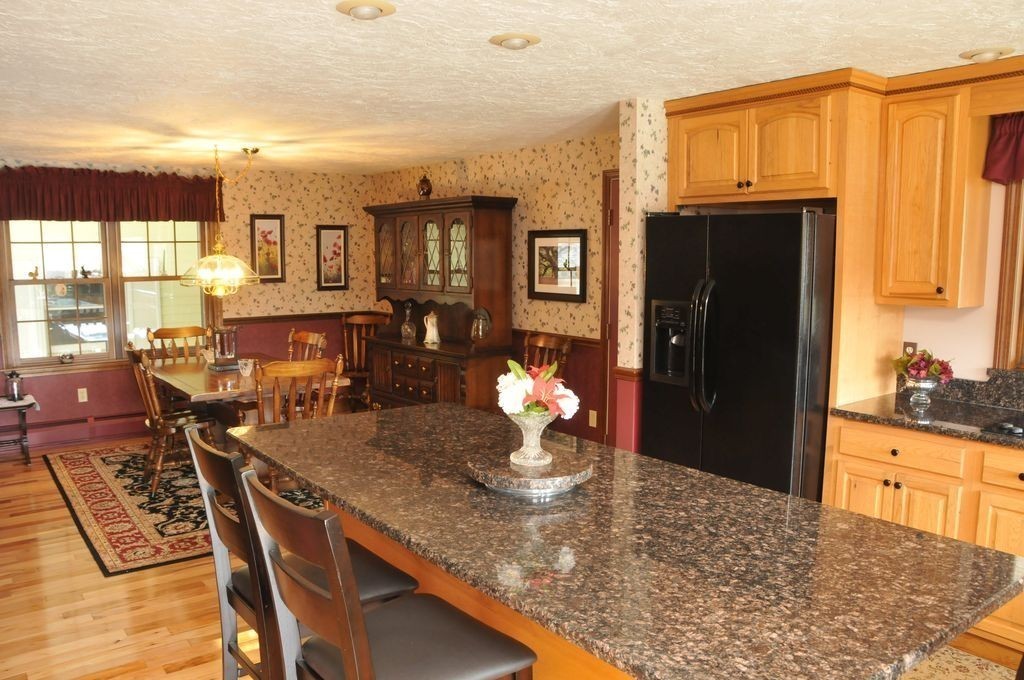 13 Old Hamilton Road Sturbridge, MA 01566 - Photo 7 of 30
