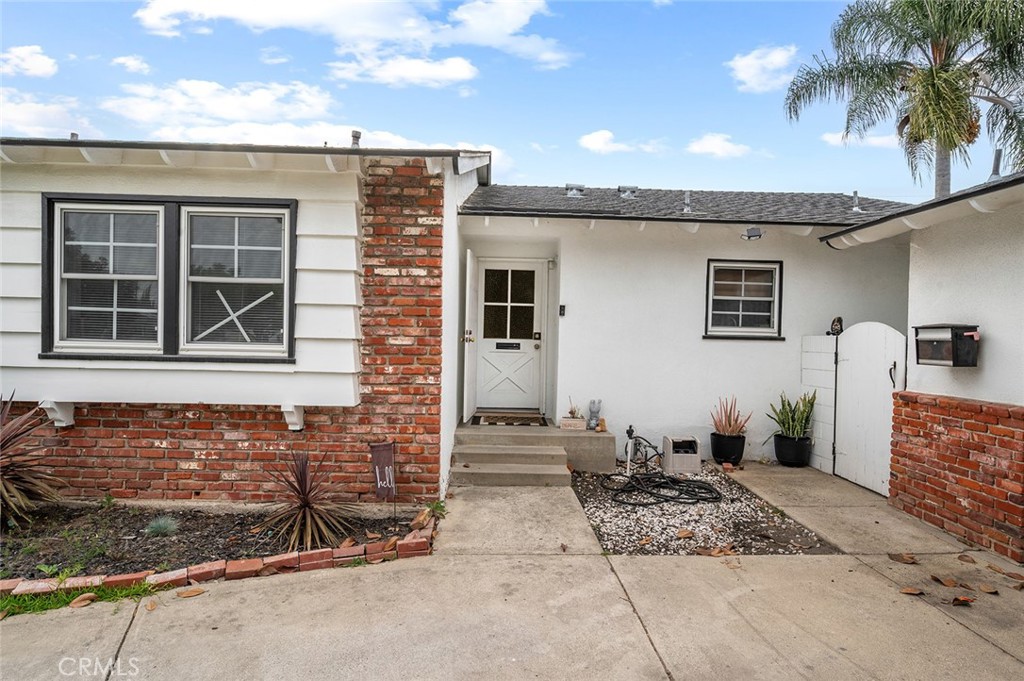 375 Cedar Avenue Brea, CA 92821 - Photo 2 of 40