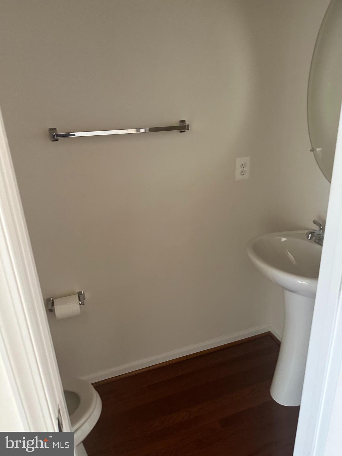 15715 John Diskin Circle Woodbridge, VA 22191 - Photo 14 of 21 a bathroom with a sink and toilet