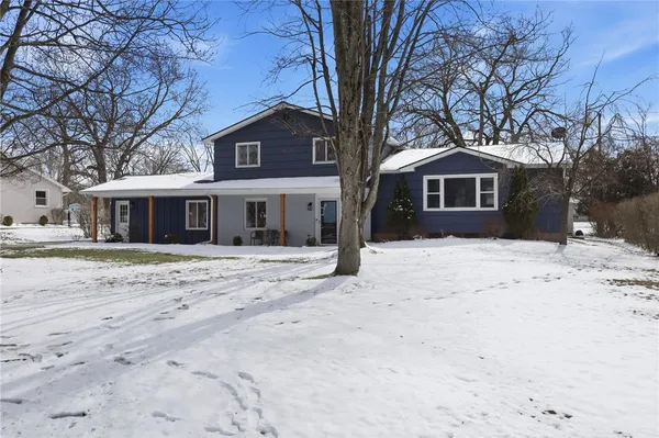 $299,900 | 93 Parkmeadow Drive, Henrietta, NY 14534