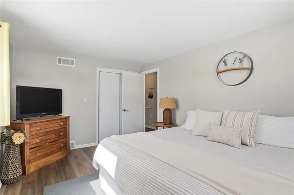 $299,900 | 93 Parkmeadow Drive, Henrietta, NY 14534