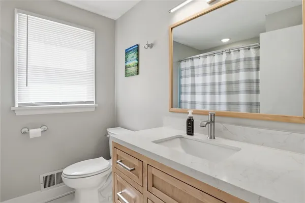 $299,900 | 93 Parkmeadow Drive, Henrietta, NY 14534