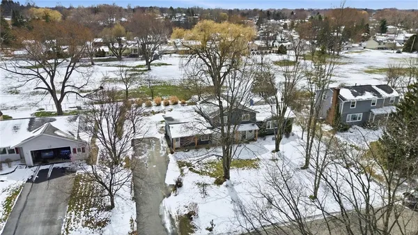 $299,900 | 93 Parkmeadow Drive, Henrietta, NY 14534