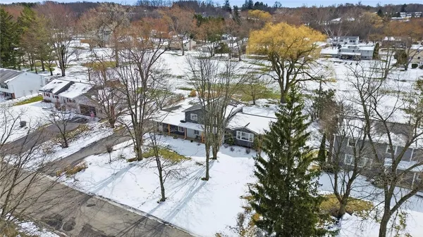 $299,900 | 93 Parkmeadow Drive, Henrietta, NY 14534