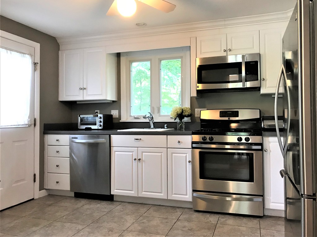 2 Chestnut Road Burlington, MA 01803 - Photo 5 of 19 Gallery Image 5
